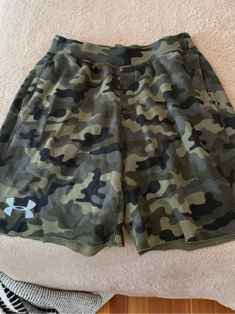 Under Armour Men's Camo Athletic Shorts - Olive & Black Loose Fit Size M